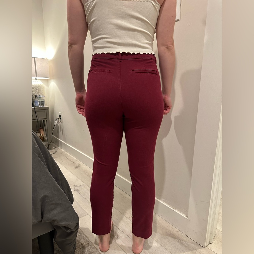 Old Navy Women's Burgundy Capris